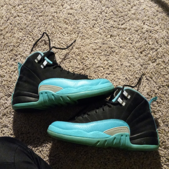 Jordan Retro 12s Hyper Jade - Picture 6 of 7